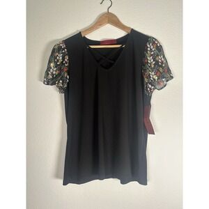 Love Scarlett Black Women's Size L Blouse Lace Floral Sleeves Keyhole Neck NWT